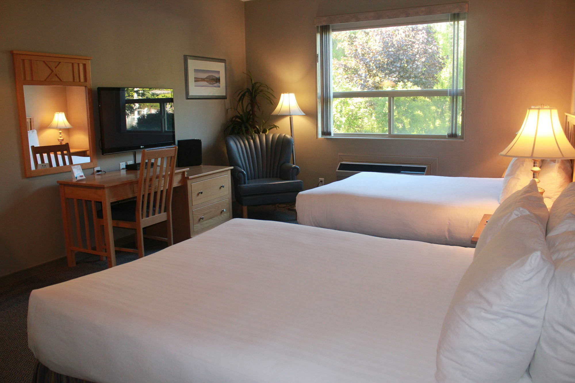 Hilltop Inn - Salmon Arm Exteriér fotografie