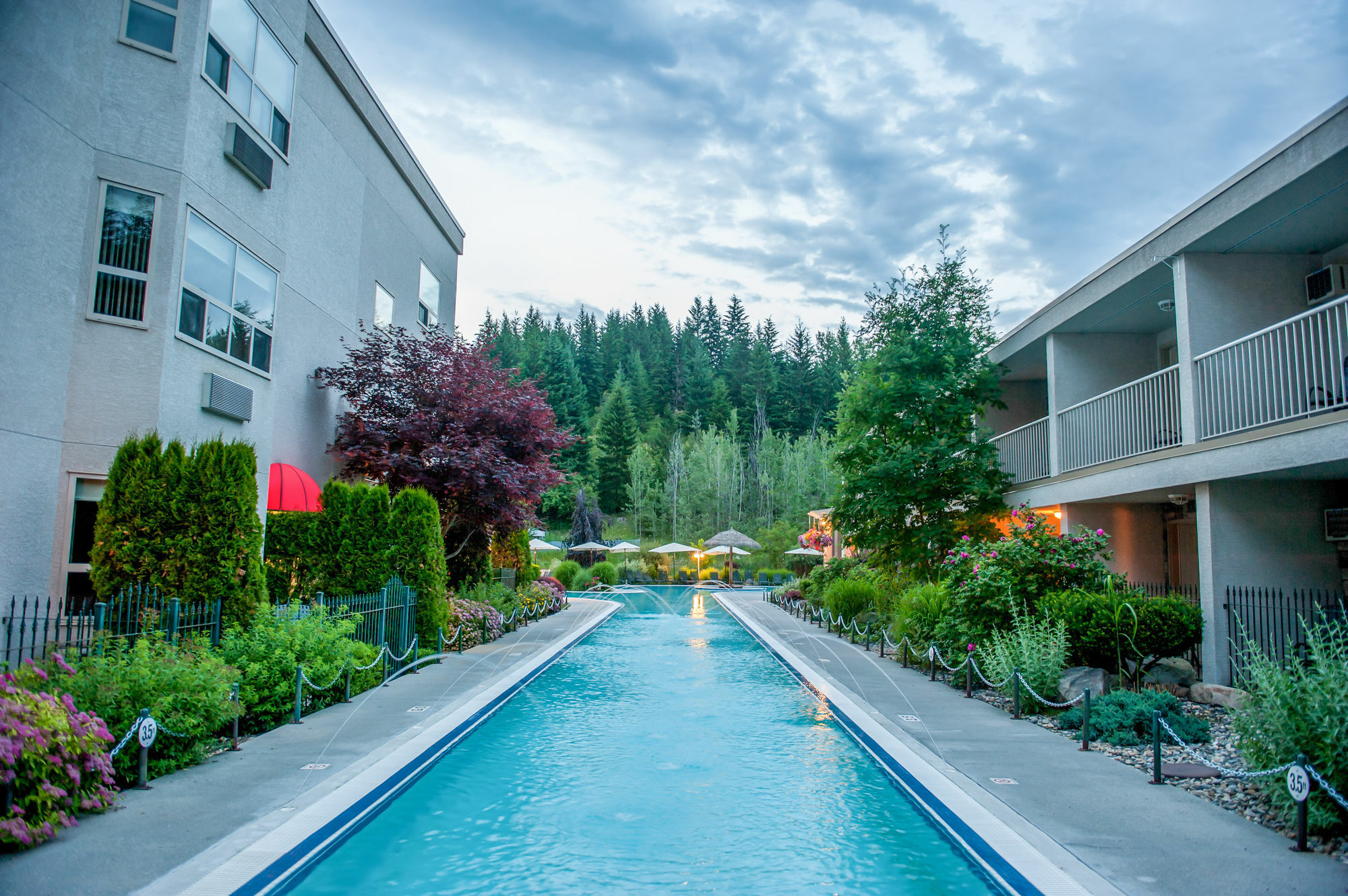Hilltop Inn - Salmon Arm Exteriér fotografie