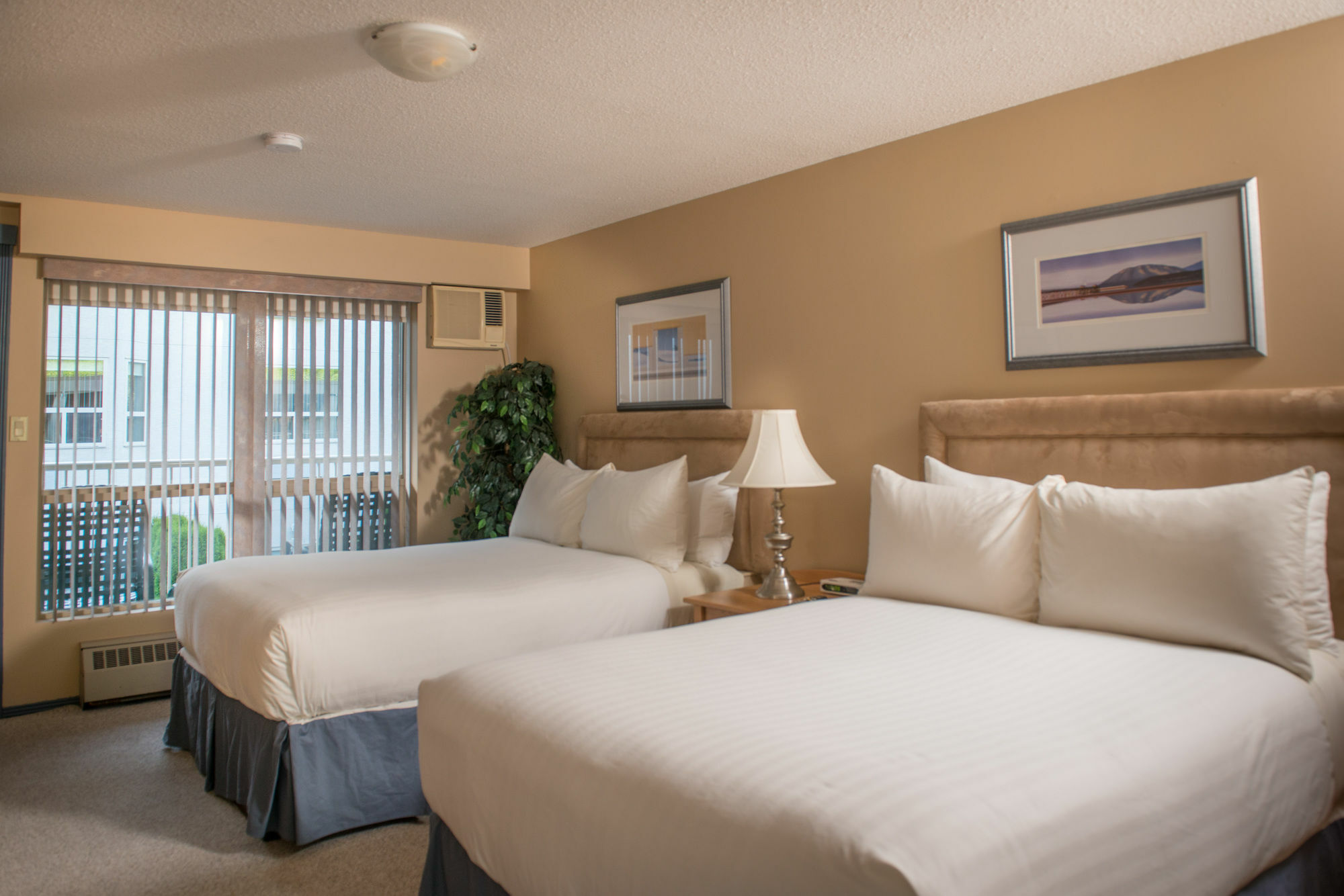 Hilltop Inn - Salmon Arm Exteriér fotografie