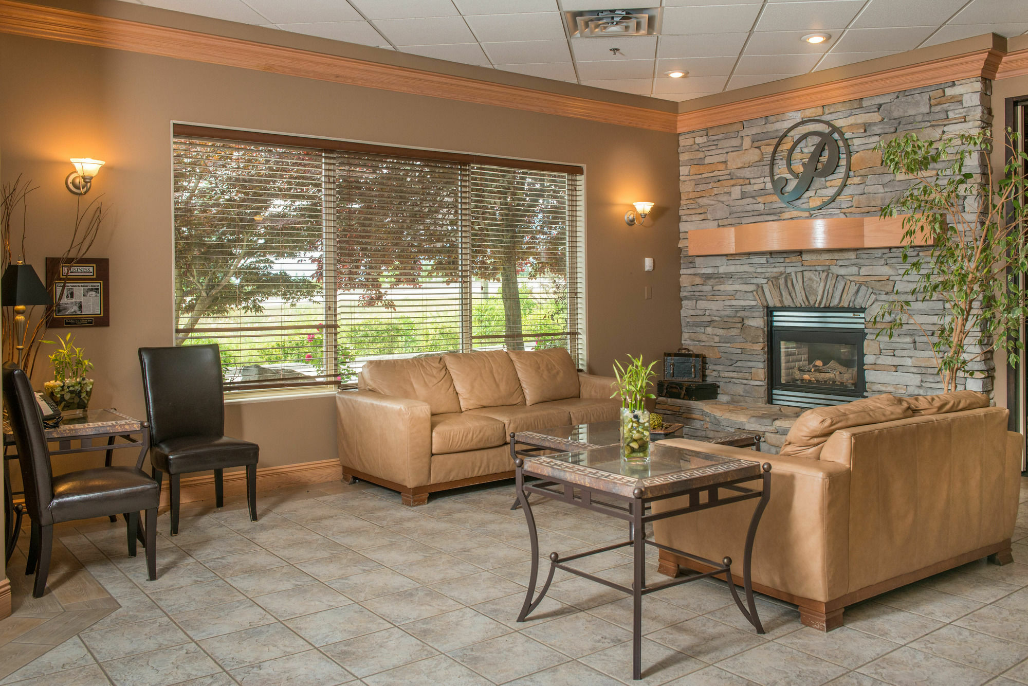 Hilltop Inn - Salmon Arm Exteriér fotografie