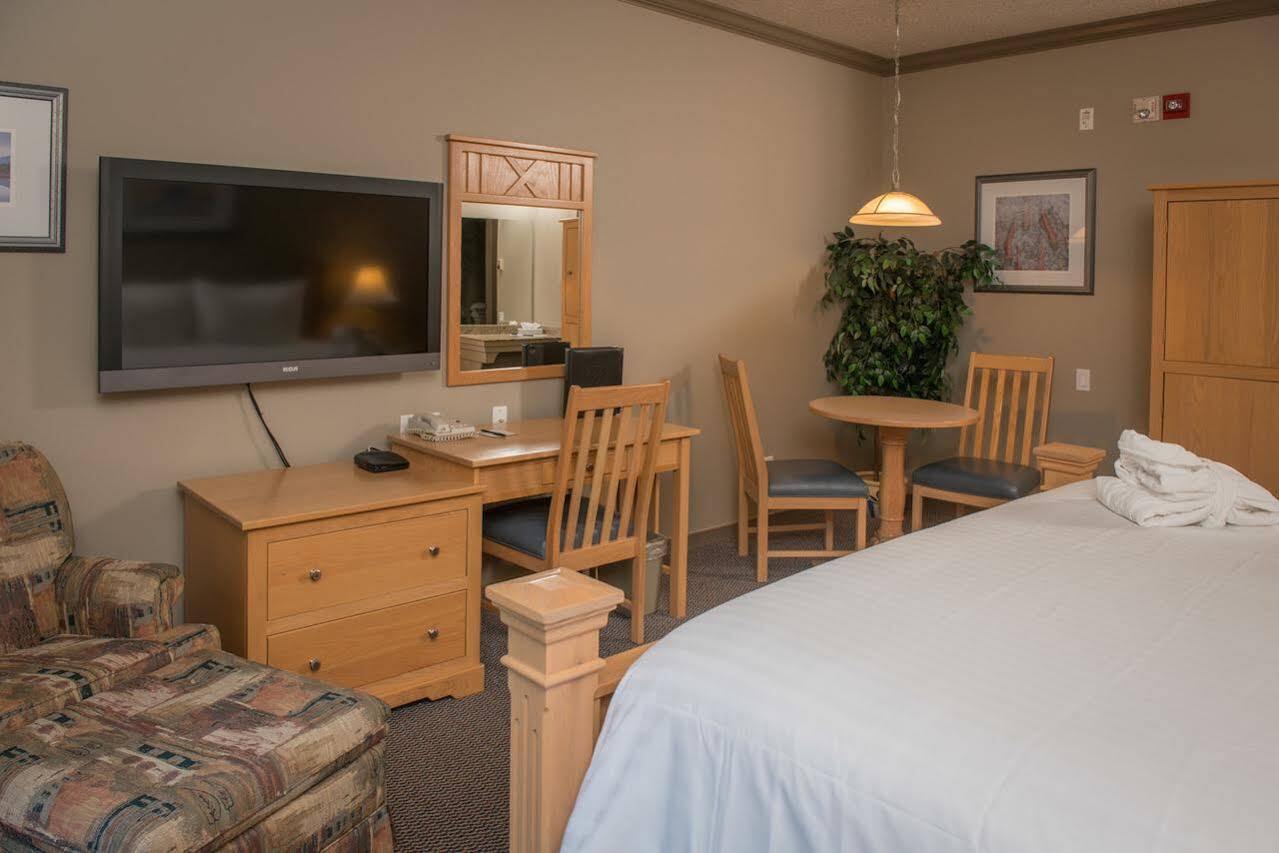 Hilltop Inn - Salmon Arm Exteriér fotografie